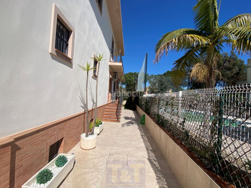 Foto f208ed9b-aa01-41d2-b13b-c5ee75aa3d2e. Chalet in barranco del moro 1 in Islantilla golf Islantilla