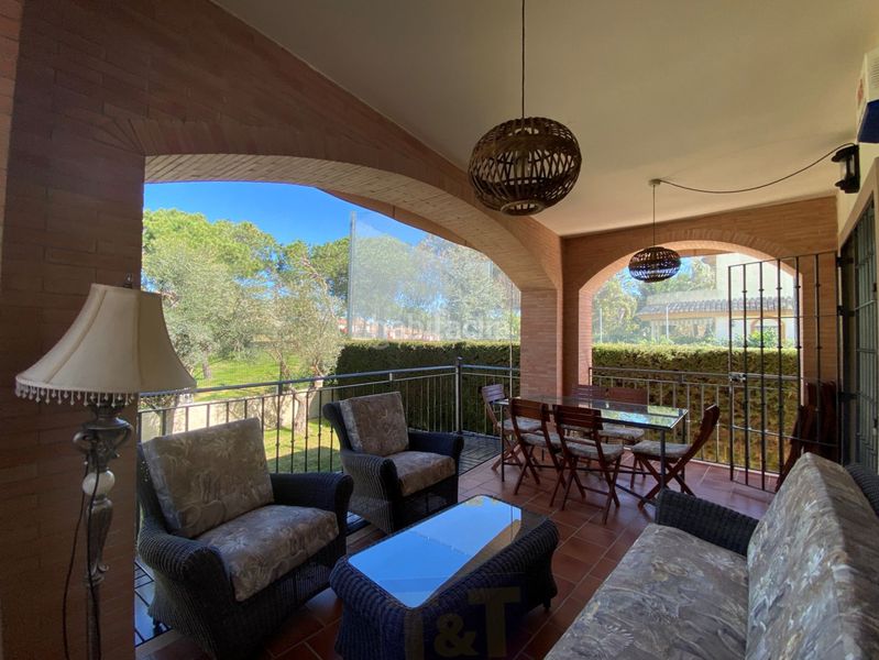 Foto f3b769c4-21b0-4191-9dd3-819c0f820620. Chalet in barranco del moro 1 in Islantilla golf Islantilla