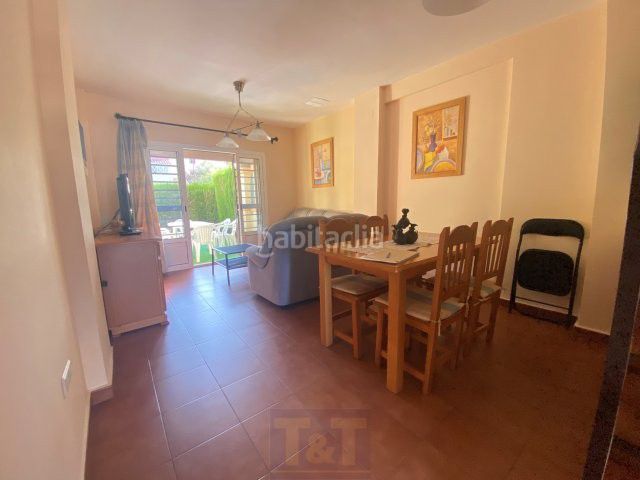 Foto 4138e25d-564e-4815-acb3-ff66af51d981. Casa adossada amb aparcament a Islantilla golf Islantilla