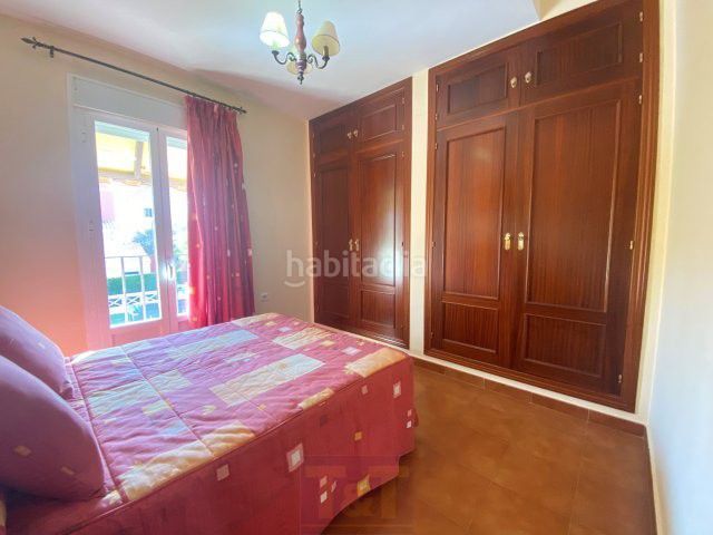 Foto e2fba347-ceab-4e0d-8da6-981c5a1d26c1. Casa adossada amb aparcament a Islantilla golf Islantilla