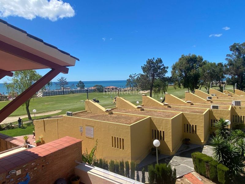 Foto 1a1b9152-4ada-4cf3-9780-3d5865fe47e7. Casa adossada amb aparcament a Islantilla golf Islantilla