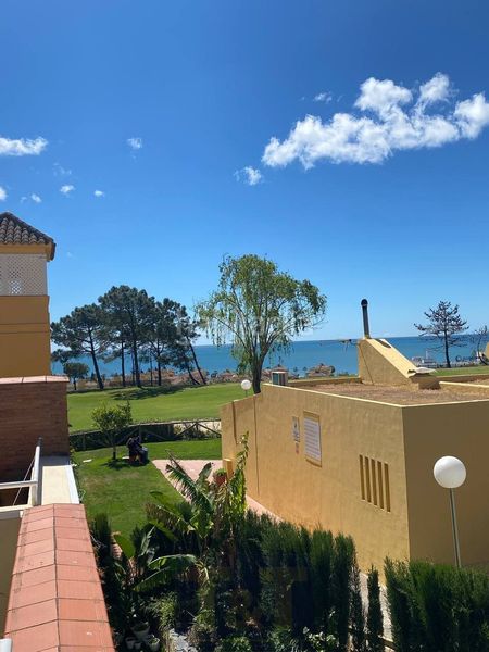 Foto 37f3b328-0a84-4551-83c1-8cc6c11539be. Casa adossada amb aparcament a Islantilla golf Islantilla