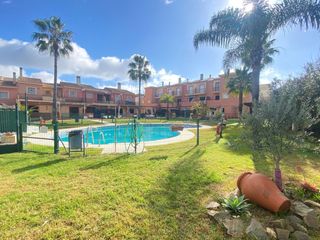 Maison jumelée à Islantilla Golf. Adosado en venta en islantilla  campo de golf, 3 dormitorios.