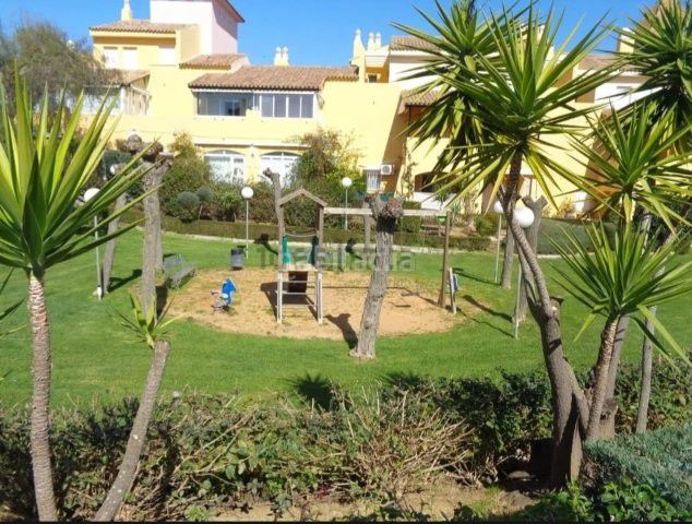 Foto 63614507-6113-46b3-a67e-112a8b9a94b5. Apartament amb calefacció a Islantilla golf Islantilla