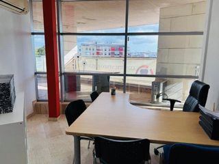 Local Comercial a Pablo vi 65. Local com. en venta en lepe  ctra. circunvalación, 2 despachos.