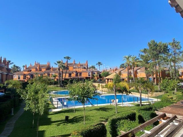Foto c1265860-a1ea-4560-95ad-12f51425238c. Casa amb calefacció aparcament a Islantilla golf Islantilla