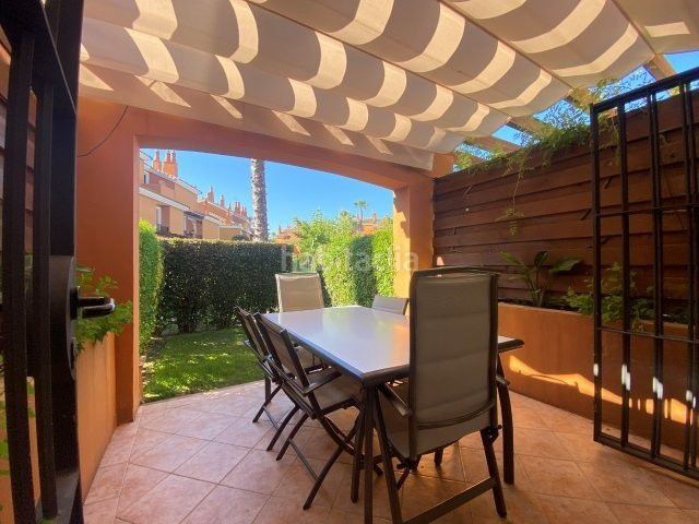 Foto f3797a7b-9056-497c-a55a-ac85caa0a74b. Casa amb calefacció aparcament a Islantilla golf Islantilla