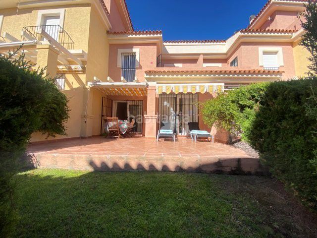 Foto ac351415-f087-43ae-af44-b7fc4d1ff12a. Casa amb aparcament a Islantilla golf Islantilla