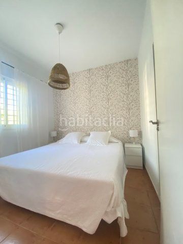 Foto ac4fd822-7f7c-4a0c-bdfd-7d88467f3434. Casa amb aparcament a Islantilla golf Islantilla