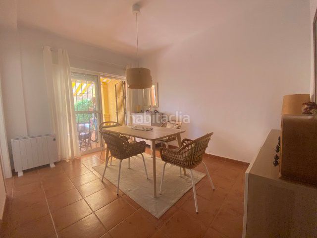 Foto c10b2684-a2d7-4ade-9acc-61ea3720a88b. Casa amb aparcament a Islantilla golf Islantilla
