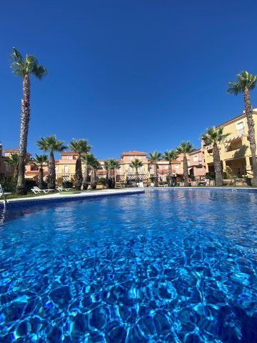 Foto e9ba01a5-a588-4d07-888f-676d93df0c71. Casa amb aparcament a Islantilla golf Islantilla