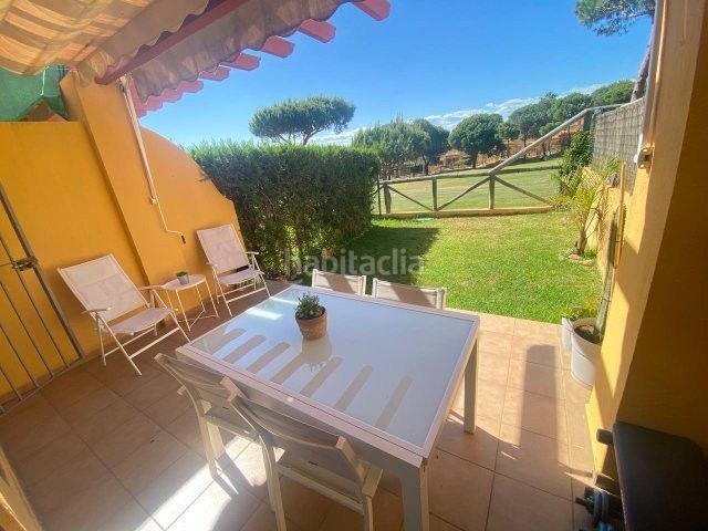 Foto ee6e6af2-1b9c-4017-b752-66458506da21. Casa amb calefacció aparcament a Islantilla golf Islantilla
