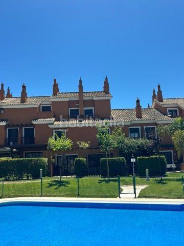 Foto 2cd646a5-f270-4716-804a-d1405decdff0. Casa adossada a barranco del mro 1 a Islantilla golf Islantilla