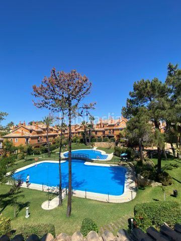 Foto 40636b40-a53a-4a58-a3fa-c3b07bae0297. Casa adossada a barranco del mro 1 a Islantilla golf Islantilla