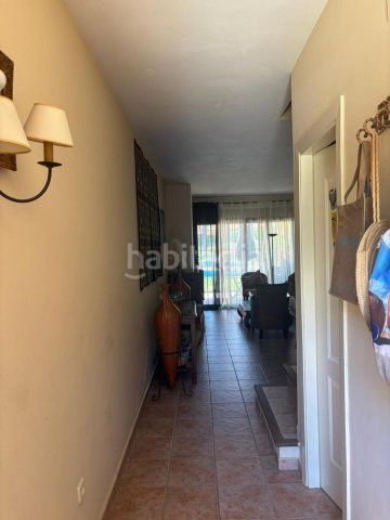 Foto e89aca77-bcd4-4bb7-babc-abb557e7b893. Casa adossada a barranco del mro 1 a Islantilla golf Islantilla