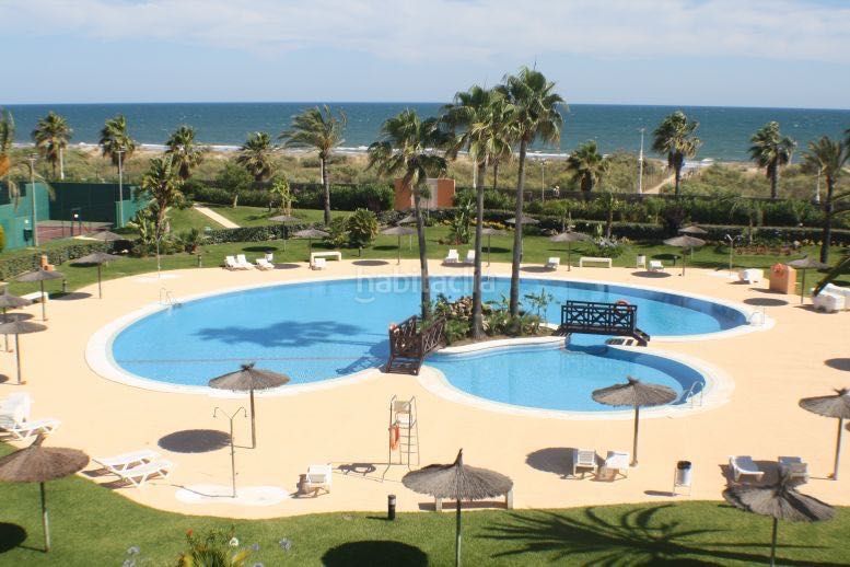 Foto 22abeb0c-bdb6-4ec2-9e56-85323076ceec. Apartament amb aparcament a Islantilla costa Islantilla