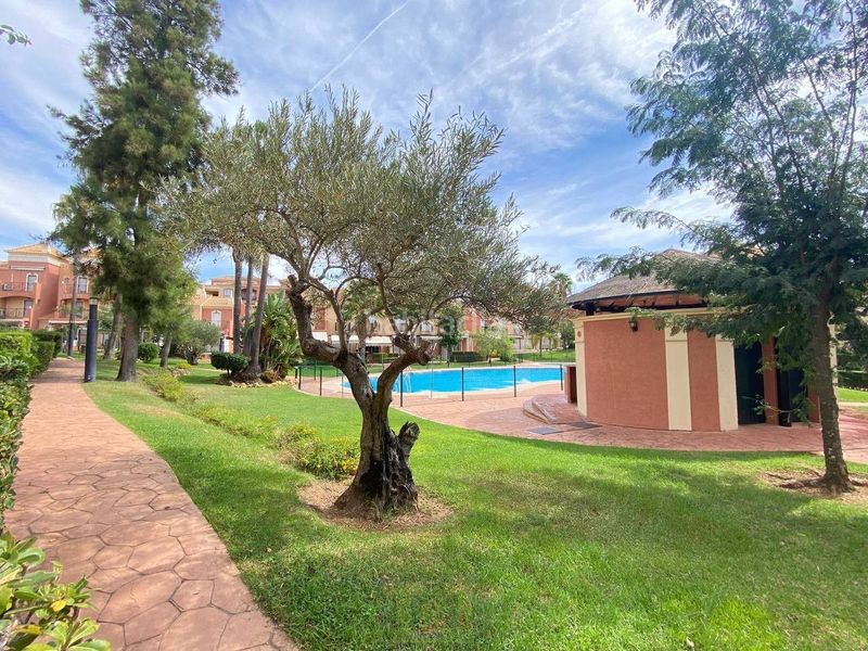 Foto 1d6828ae-36e6-4342-a72c-07b32a635423. Casa adossada amb aparcament a Islantilla golf Islantilla