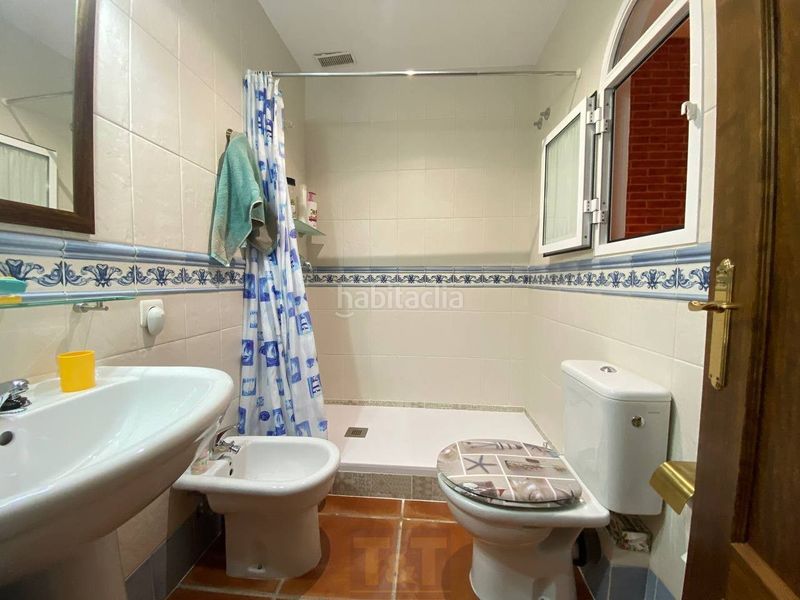 Foto c801b39c-fa76-46c6-9528-2bf1a91b572d. Casa adossada amb aparcament a Islantilla golf Islantilla