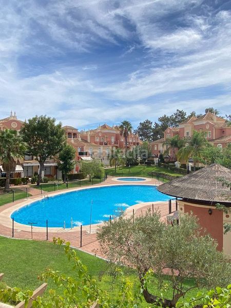 Foto d403597e-8b7e-4d5b-8476-4db86b86ffd2. Casa adossada amb aparcament a Islantilla golf Islantilla