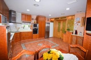 Appartamento in El Raval - Portes Encarnades. Vivienda de 4 alturas en pleno centro de elche