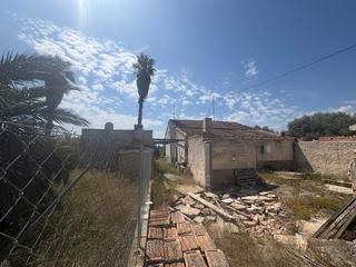 Terreny residencial a Las Bayas. Oportunidad casa de campo ,para reformar  con terreno en las bay