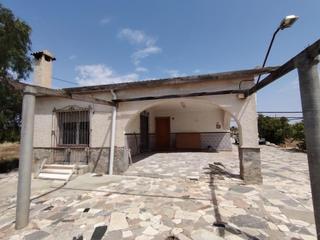 Terreno residenziale in La Algoda - Matola - Llano de San José. Espectacular casa con piscina, local y barbacoa en zona matola