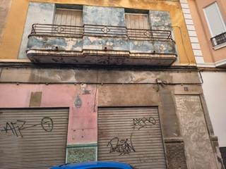 Edificio en Pont Nou - Corazón de Jesús. Edificio de 2 plantas para reformar en zona centro