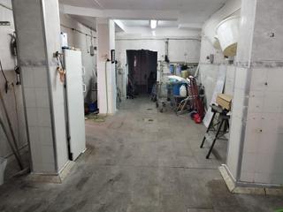 Locale commerciale in Sector V