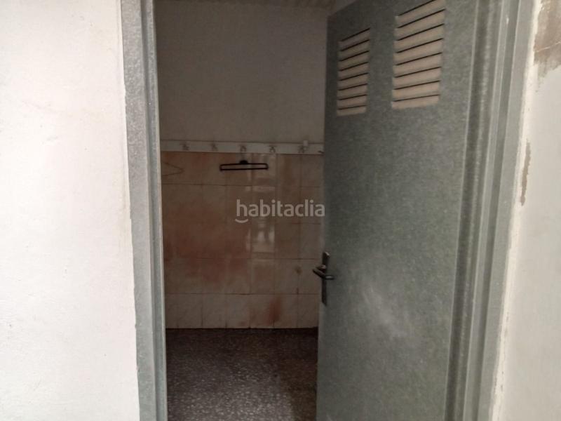 Foto 9bd2e158-055f-4f4f-9e17-8ca2c220a5e0. Local comercial local con posibilidad de hacer vivienda en Elche / Elx