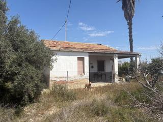 Residential Plot in Las Bayas. Oportunidad casa de campo ,para reformar  con terreno en las bay