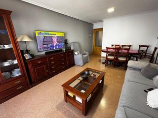 Etagenwohnung in San Crispín. Amplio y luminoso piso en san crispín, elche  ideal para familia