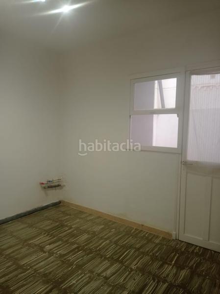 Foto 4a6a3547-8fc8-423c-ab6c-0a2acb4e0082. Piso  primera planta en elche zona carrus en Elche / Elx
