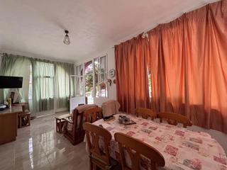 Chalet in Perleta - Maitino. Chalet exclusivo en perleta con amplia parcela y piscina