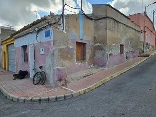 Casa a Monòver. Amplia casa en monovar  oportunidad para reformar