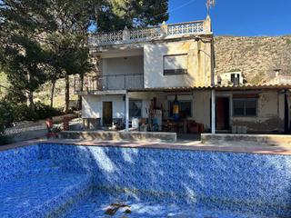 Chalet à Hondón de las Nieves. Vendo casa chalet de 2 plantas con vistas a paraje natural, hond