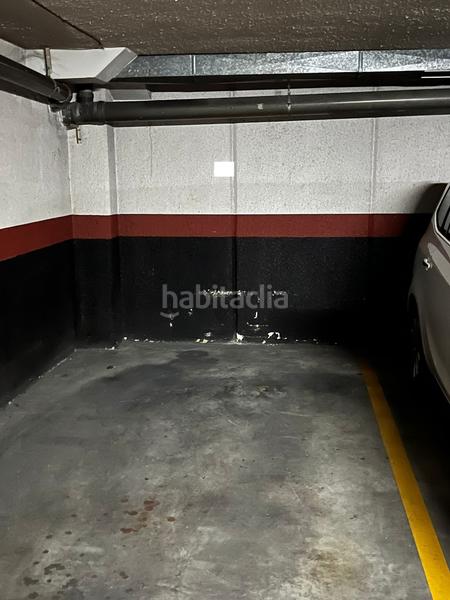 Foto c968d71f-9330-4ba3-9723-4d13eaa32752. Parking voiture dans San Martín Vitoria - Gasteiz