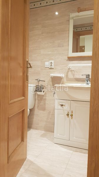 Foto cf6d4f50-a4ad-4cb4-a9c2-fa5e0e04724d. Apartament amb calefacció a Ensanche Vitoria - Gasteiz