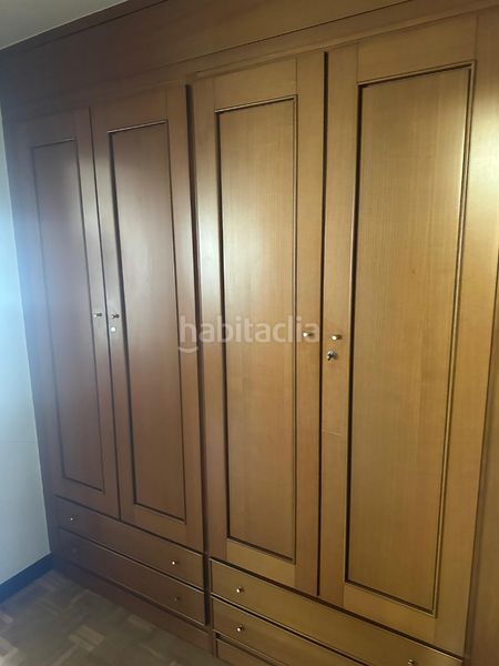 Foto 0899f624-f489-45b3-8dca-32ebe9754037. Pis amb xemeneia calefacció aparcament a San Martín Vitoria - Gasteiz
