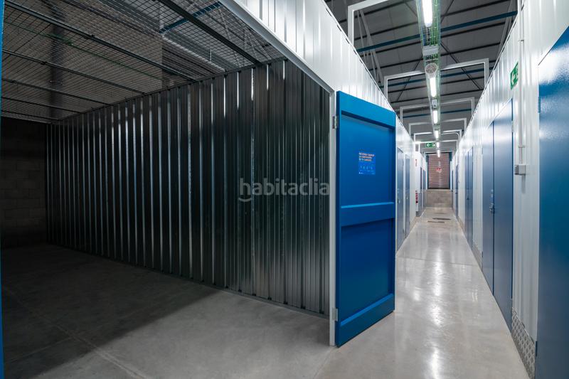 Foto 17191dbb-65a8-4f93-90f3-d96e6e082573. Location local commercial dans carretera reial 141 dans Sant Just Desvern