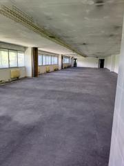 Location Local commercial à Carrer pau vila 5. Amplio local de almacenaje de 2000 m2 en alquiler en sant cugat
