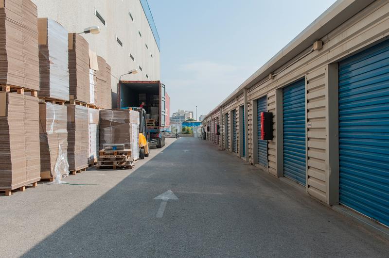 Foto 752c5cc9-3ea0-40a6-b617-e9b5e6ab8258. Lloguer local comercial a carrer del roure 2 a Zona Industrial Prat de Llobregat (El)