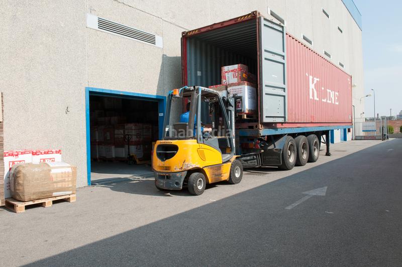 Foto 4b011977-673e-400c-baea-ce66d757b2bc. Location local commercial dans carrer del roure 2 dans Prat de Llobregat (El)