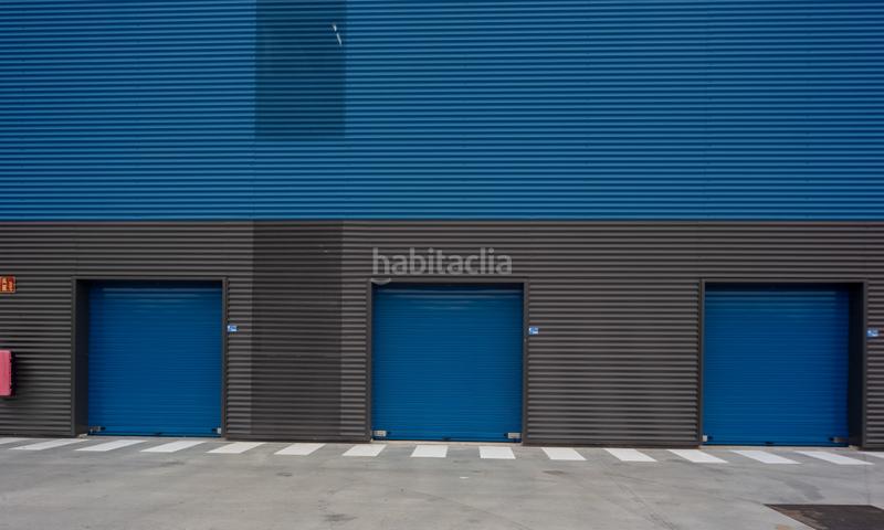 Foto 9a3aac93-631e-4ef6-885a-d8dd6a639f01. Rent business premise in paseo de arroyomolinos 67 in Móstoles