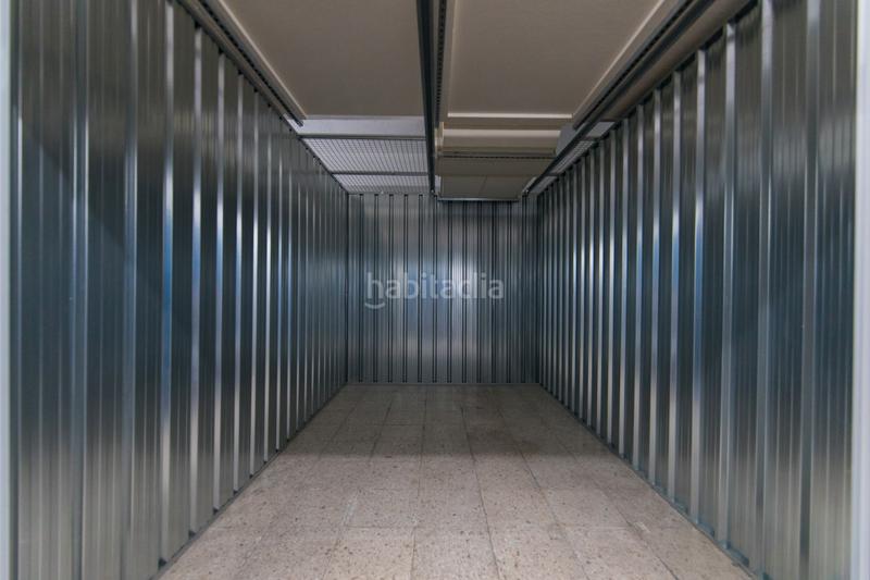 Foto b915858d-fbed-45df-a61f-cf487e2a0f3b. Rent business premise in paseo de arroyomolinos 67 in Móstoles