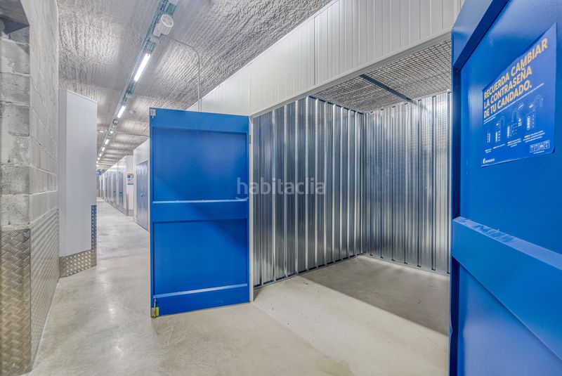 Foto a46f2a2f-8942-4f99-b75f-673205b64e08. Alquiler local comercial en avenida de aragón 336 presentamos un amplio local de almacenaje de 50 m2 en alquiler en plenilunio, en Madrid
