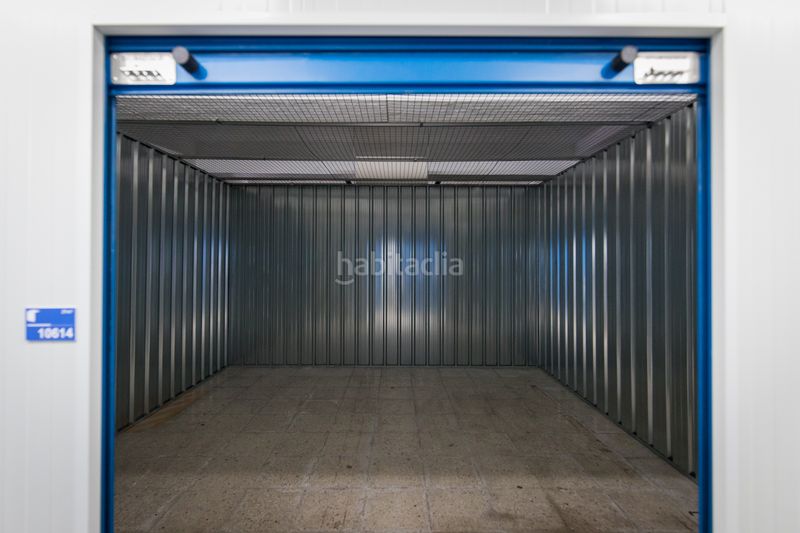 Foto cb034c86-c448-4516-bbb6-1b2a38cfbe70. Alquiler local comercial en avenida de aragón 336 presentamos un amplio local de almacenaje de 50 m2 en alquiler en plenilunio, en Madrid
