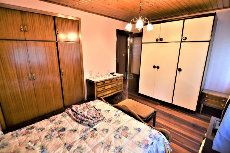 Foto 2505cd3c-b5f8-47f8-b495-30b6d3ac1e65. Casa amb calefacció aparcament a Vilasantar