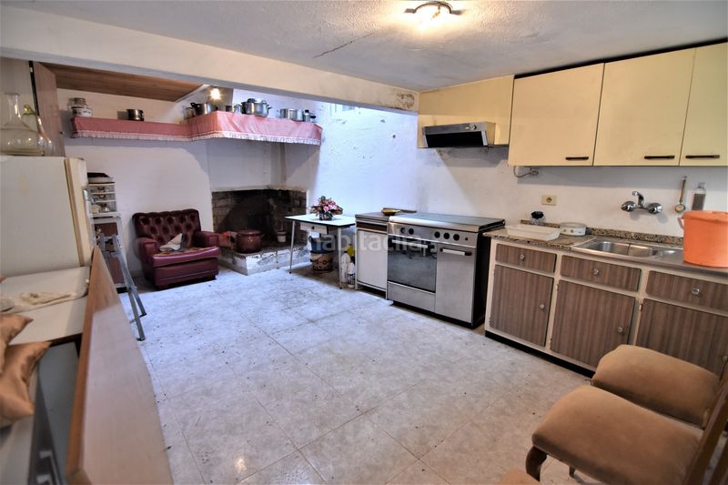 Foto a812632c-5701-49cb-9f72-105b33670351. Casa amb calefacció aparcament a Vilasantar