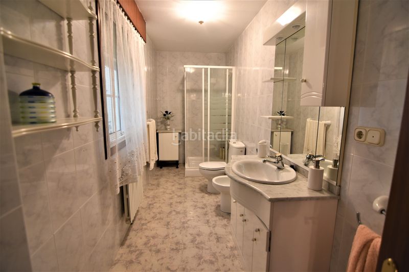 Foto dba5aed2-64bf-4562-ad33-d298584fec0d. Casa amb calefacció aparcament a Vilasantar