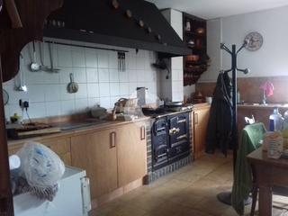 Casa  Valenza. Casa de 3 plantas, con 4 dormitorios, 2 baños, salón y cocina. d